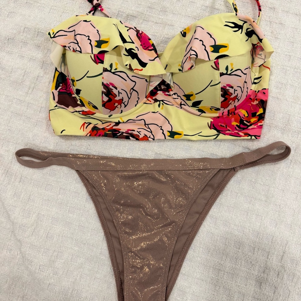 Beautiful Floral Top & Metallic Bottom Bikini Set, Brand New!